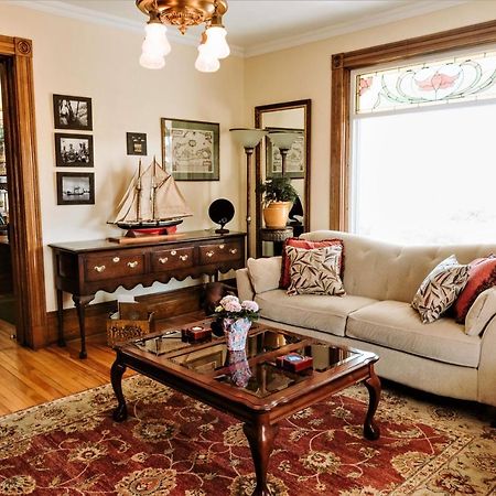 Alicion Bed & Breakfast Lunenburg Exterior photo